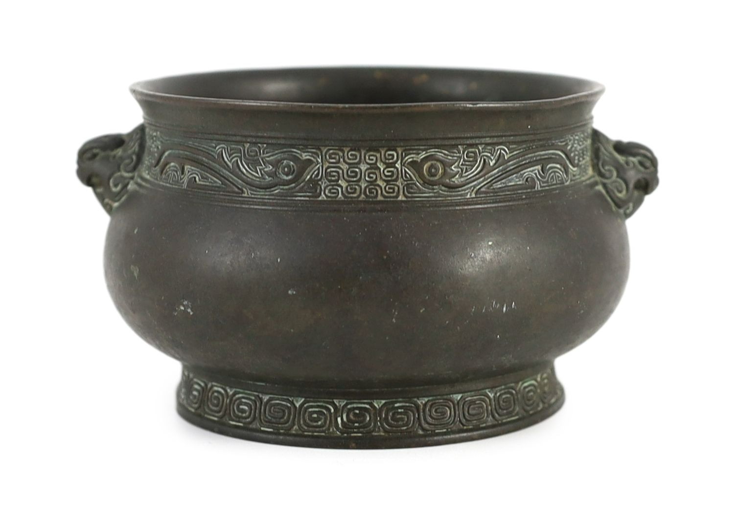 A Chinese archaistic bronze censer, gui, 17th/18th century, 11.2 cm wide